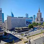 Marszalkowska Street Centrum Netflix *