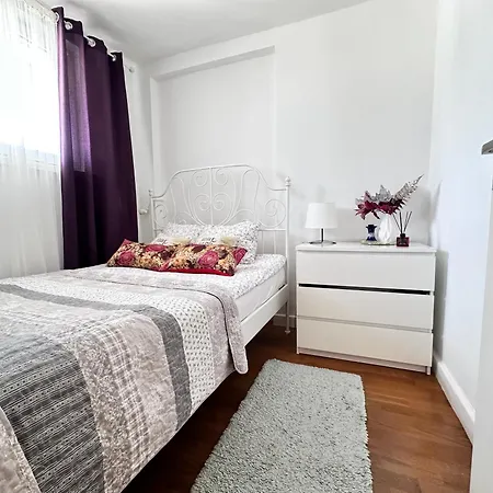 Marszalkowska Street Centrum Netflix * Warszawa